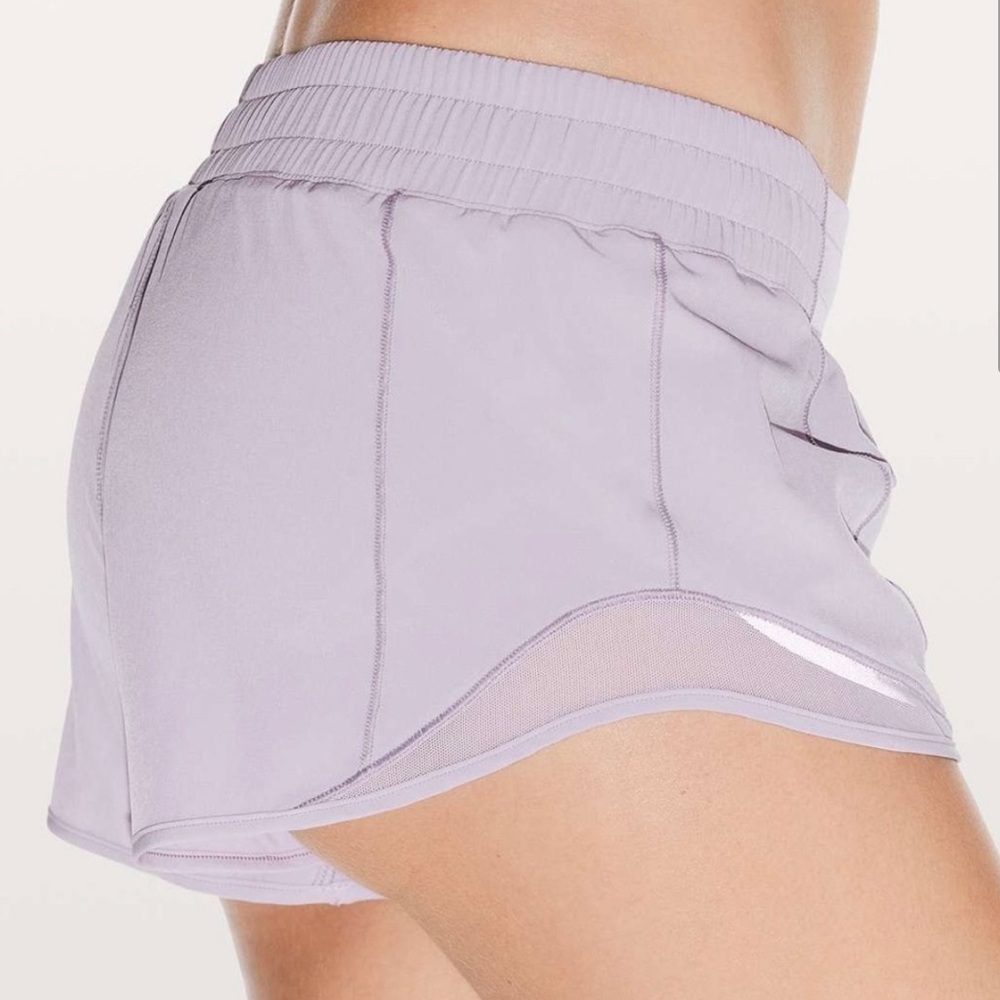 LululemonHotty Hot Short II *2.5 Lavender Size 6